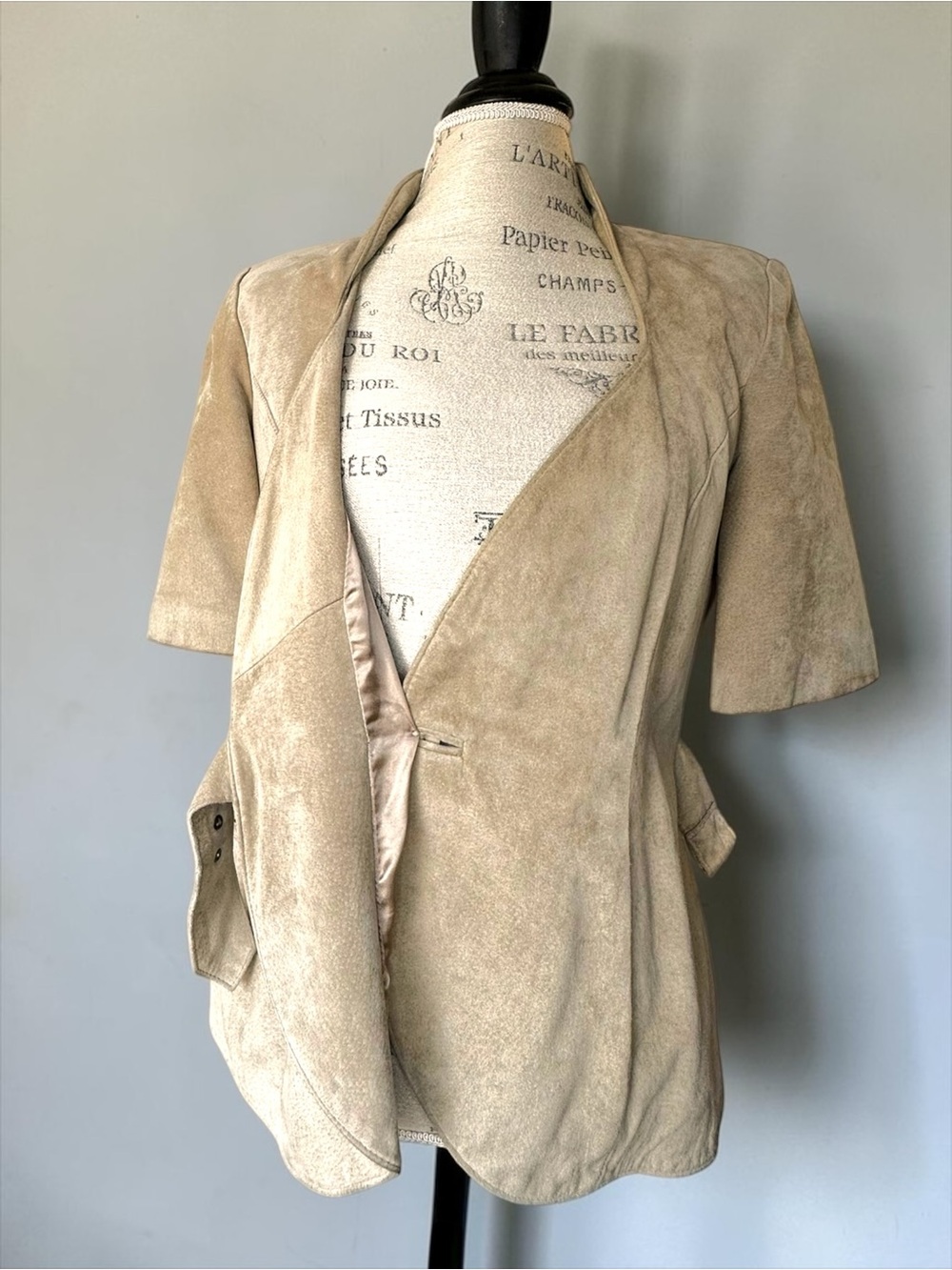 DANIER Suede Leather Wrap Short Sleeved Jacket with Gold Buckle - Tan - S/P - Picture 5 of 16